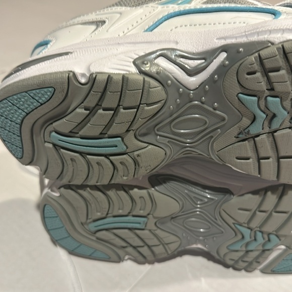 NWOT Vionic 23Walk lace up walking tennis shoes in white baby blue & gray - Picture 10 of 11